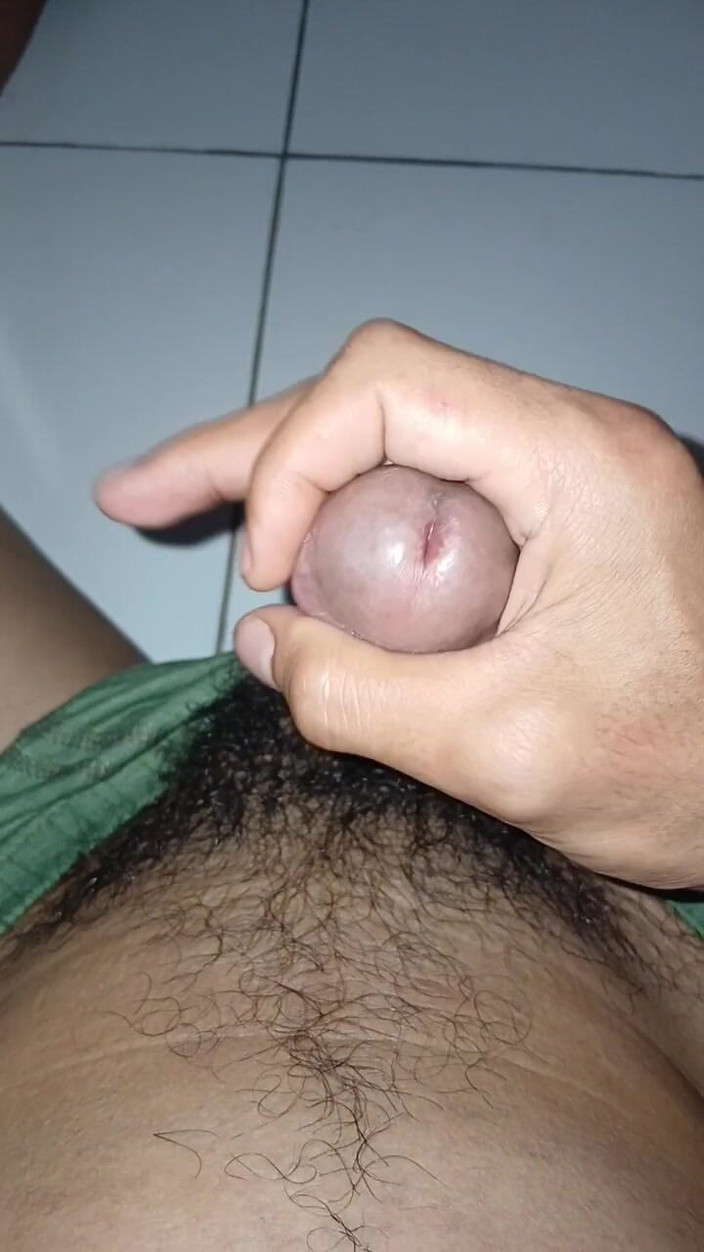 Amazingbeautycum: 手淫后与一名小超市员工