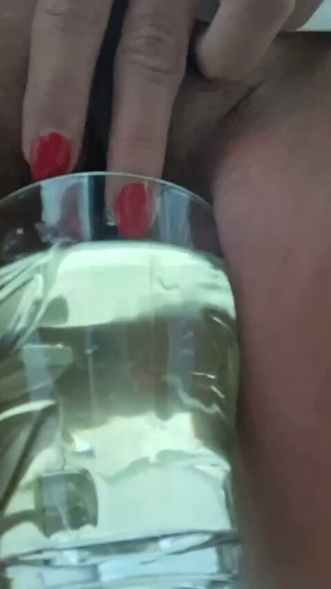 Lettyblond: Hot Liquid