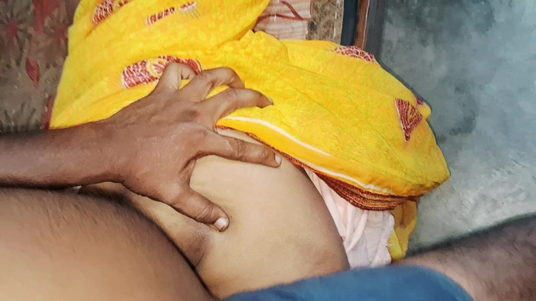 Rakesh: Ibu rumah tangga India ngentot dengan suami