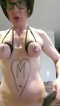 JulieEroticDress: Penetrazione di tette e tette e sculacciate