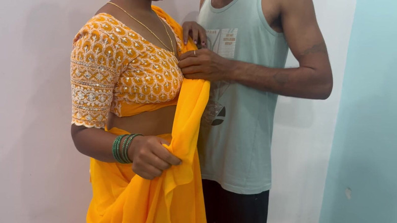 Mary V: Mallu par het romantisk knull i Saree, indiska par het...