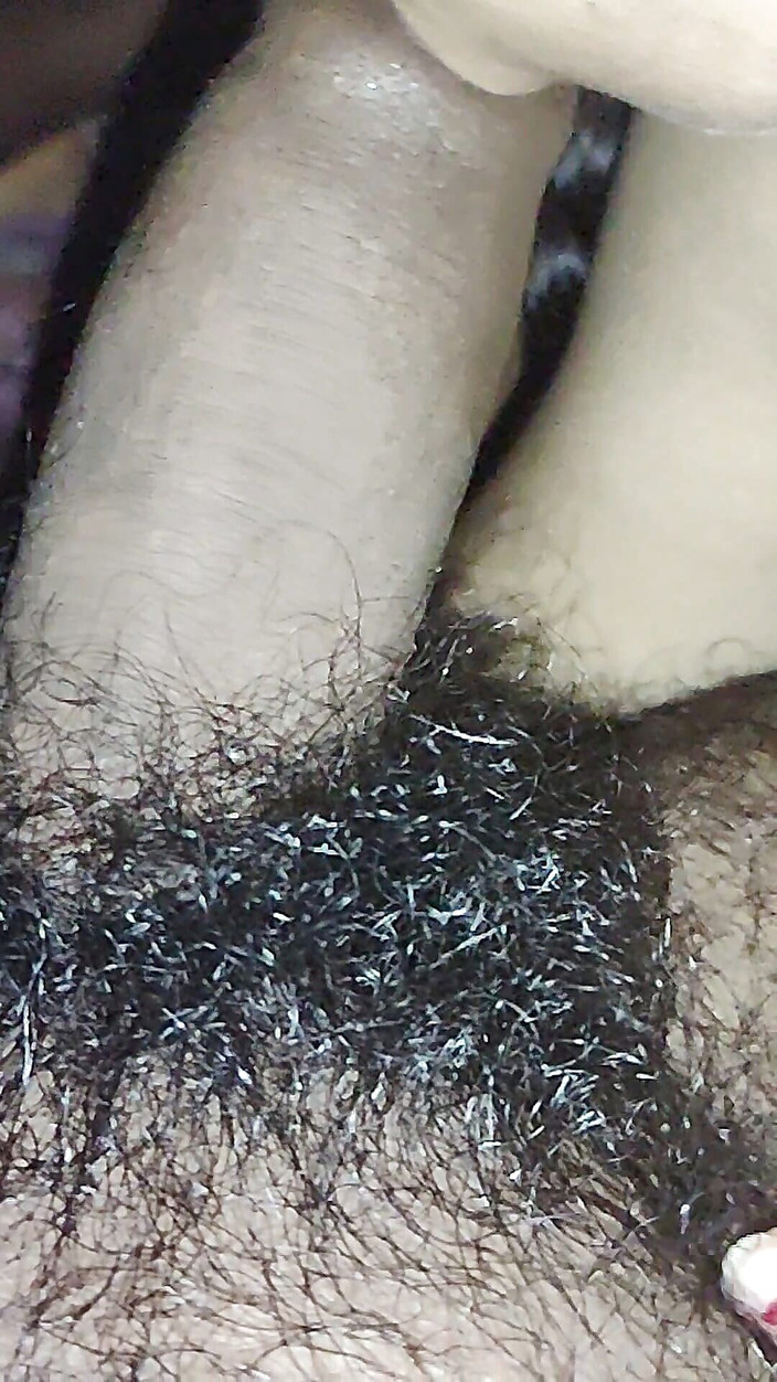 Playboy rahul: Videoclip sexual cu mama vitregă și sora vitregă noaptea