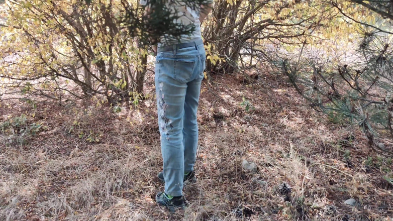 Risky Hairy Couple: Tóc đỏ mạo hiểm thủ dâm và đi tiểu trong rừng 4k