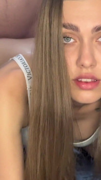 Die Stiefschwester wurde ihr ins Gesicht geworfen, ohne aus dem Bett aufzustehen