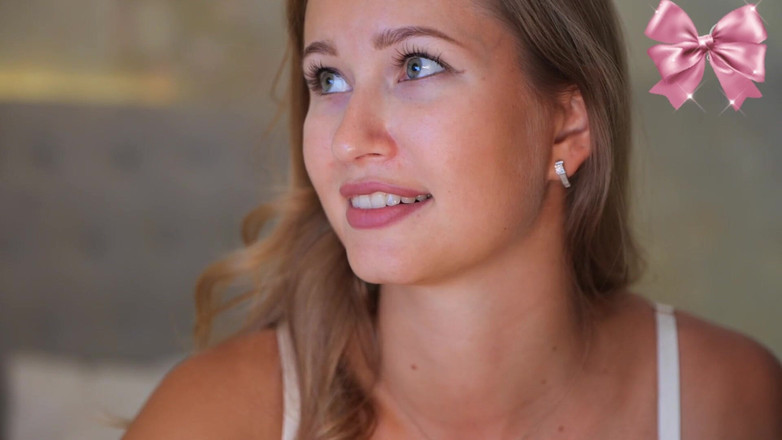 Stella Cardo: Stella orgazm olmaya çalışırken götüne dildo sokuyor