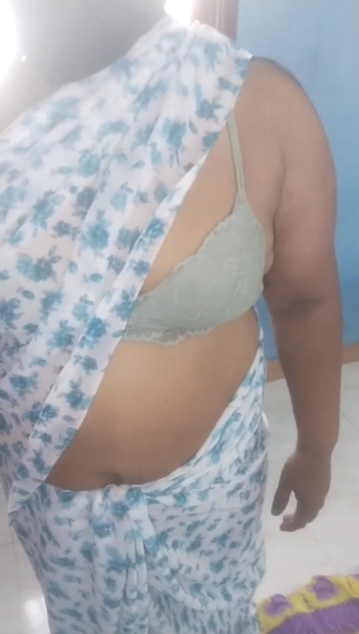 Tamil lesbian: Caldo sesso parlante