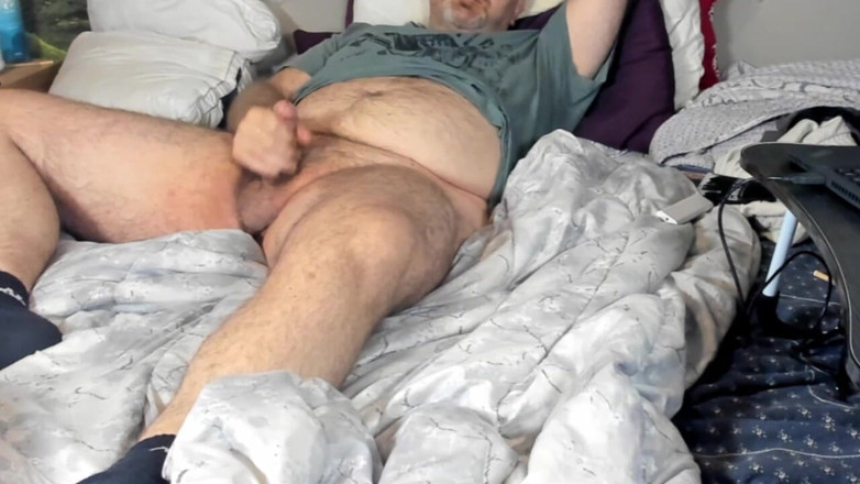 ChubbyDaddyBearLuka: Orso Grasso Peloso Si Fa Una Sega Con Lubrificante E...