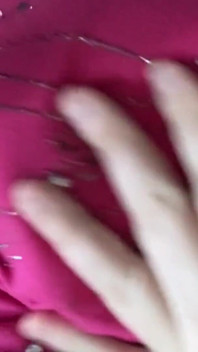 Bbwbootyful si tvrdě hraje s bradavkami mých prsou