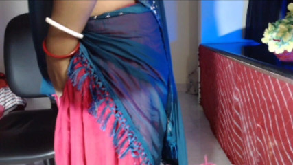 HotGirl21: Solo de tetas calientes muestran digitación coño.