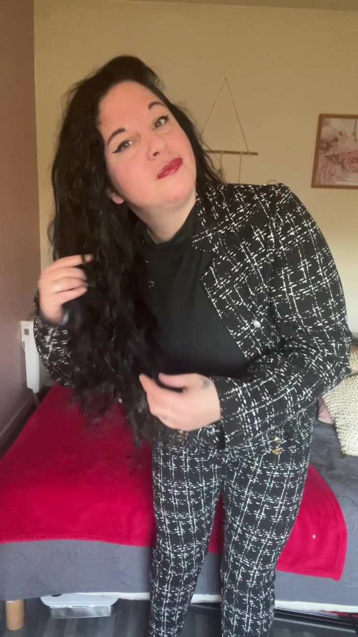 Maitresse Clara: Ik bescham jullie allemaal in elegantie
