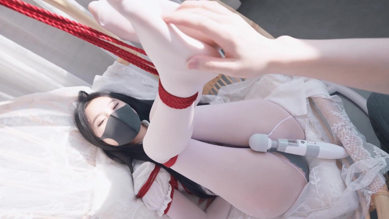 Aisan girl bondage: Ms20-a Girl Wearing White Stockings Was Brought to Orgasm by...