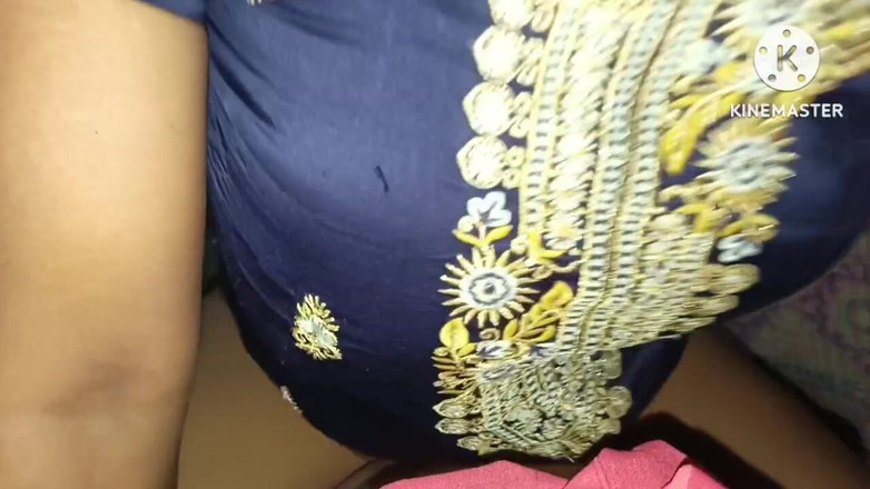 Nisha kajal: Una coppia indiana tamil sesso in camera da letto scopata...