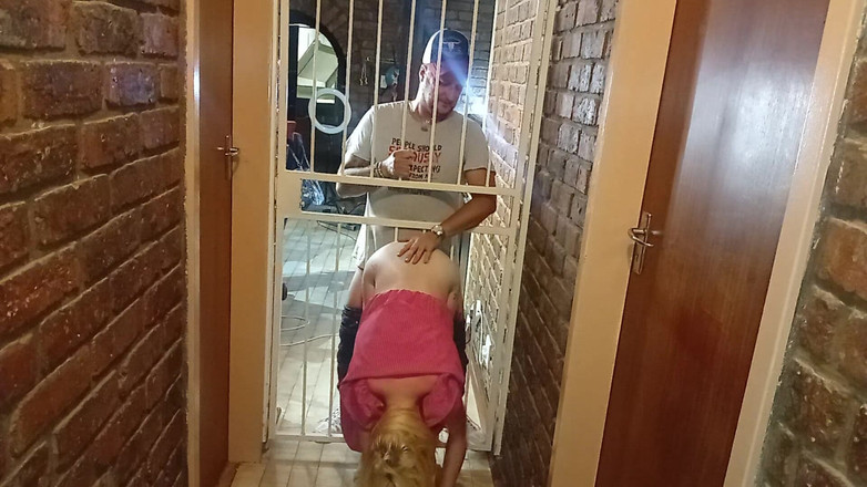 18blondteen: Pokud mě nevlastní otec ošukám, najdu způsob, jak ošukat mého...