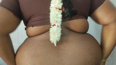 Santhi89: Makcik Tamil cantik dengan buah dada yang sangat panas dan...