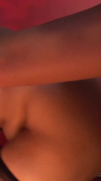 Sun y ansiosas las hermosas milfs lamen mis coños y penetran con juguetes sexuales