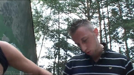 Young Bastards: ホールレッキングスニーカーラッド