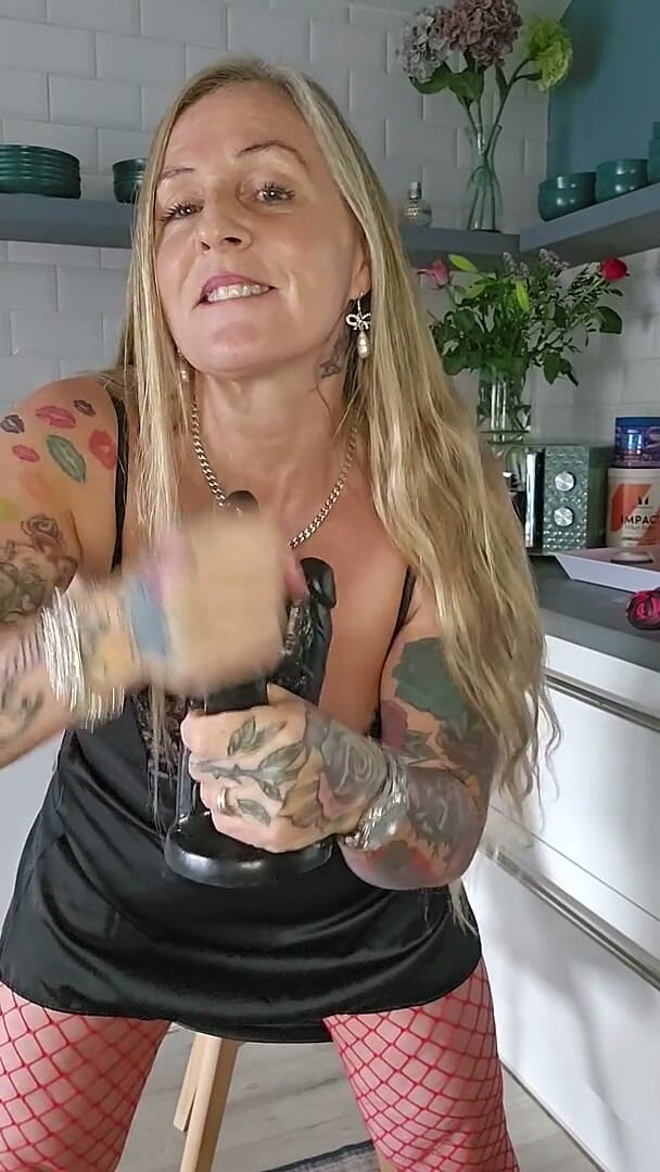 Kitty James: Its My Birthday