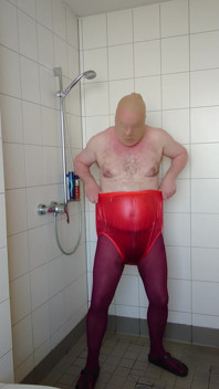 Collants et pantalon d’incontinence sous la douche