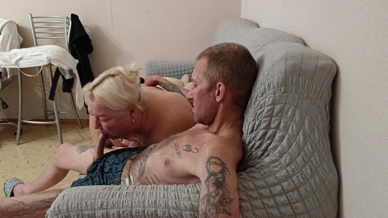 Zona901: Esposa ama ver al vecino dar una mamada profunda y...