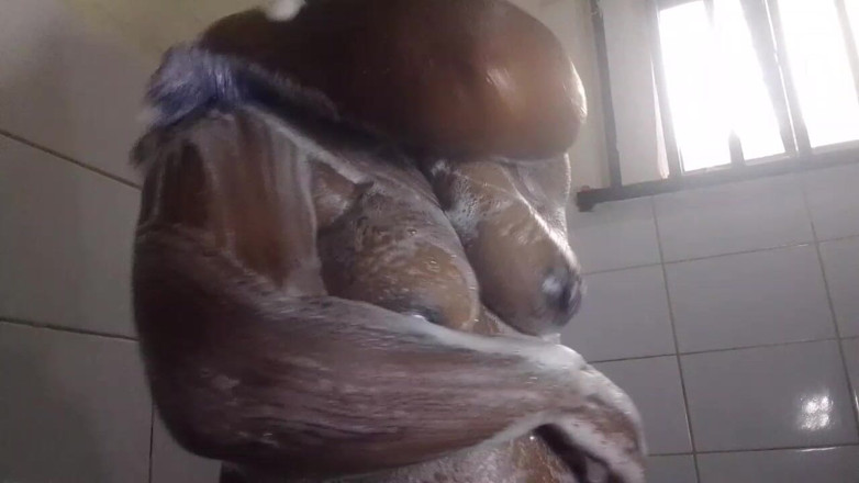 Honey hole: Abuja Babe
