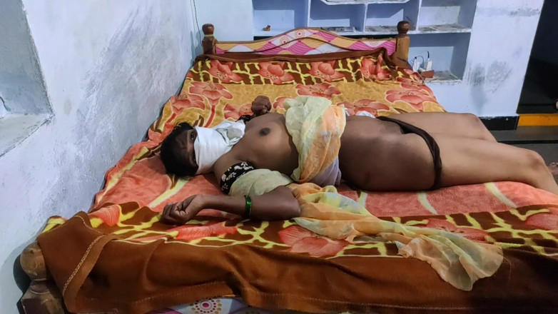 YourAnitha: Casal indiano do interior em conteúdo caseiro