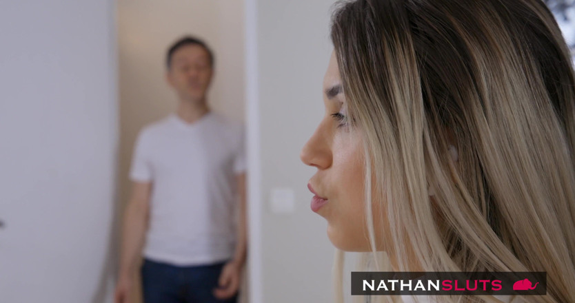 Nathansluts: Сексуальну тінку Олену Ведем спіймав за мастурбацією її вітчим