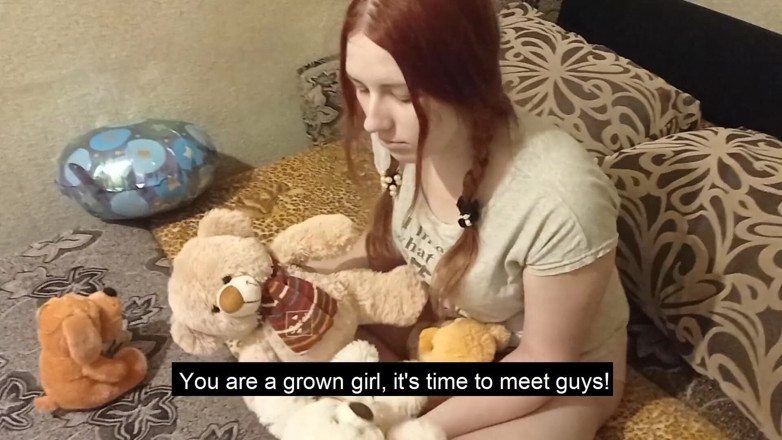SweetAndFlow: Ojczym uczy swoją dziewczynę seksu