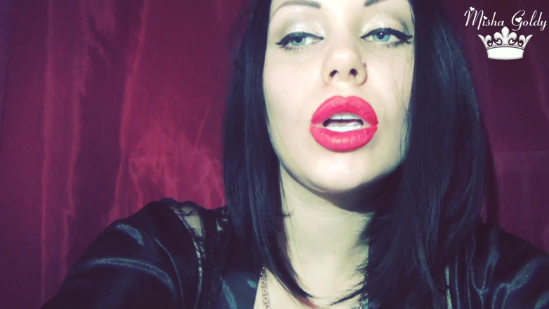 Goddess Misha Goldy: Rose lipstick is your weak spot