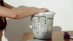 Spaingirl Natalie: Rozdrcení papíru