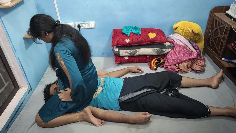 Vaigavarun Feet romance: छाती पर बैठना रोमांस
