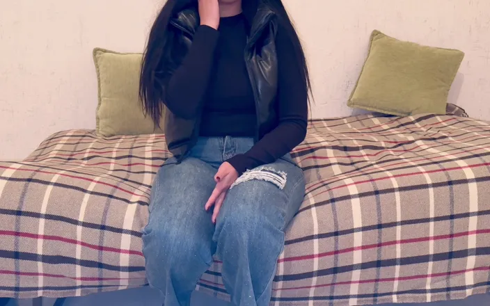 Teen and Milf Female Sex: Amazing Big Ass Model Really Wanted in the Fake Homemade...