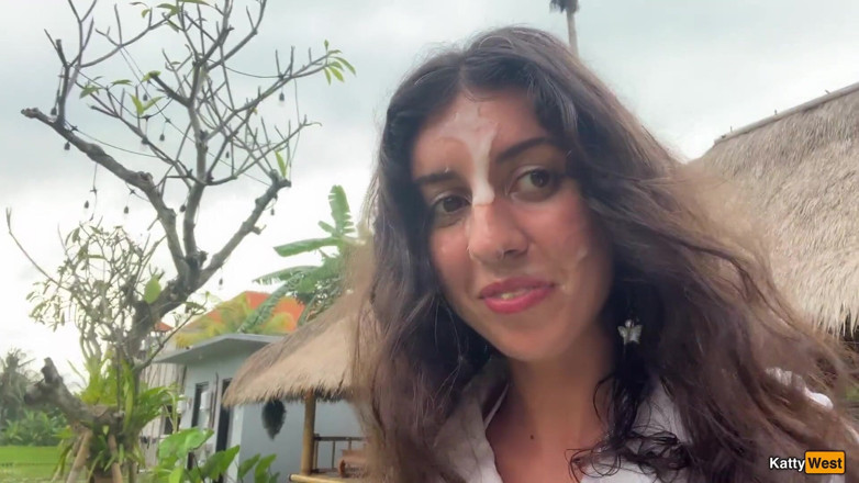 Katty West: Eating Pizza with Cum on My Face in a Cafe...