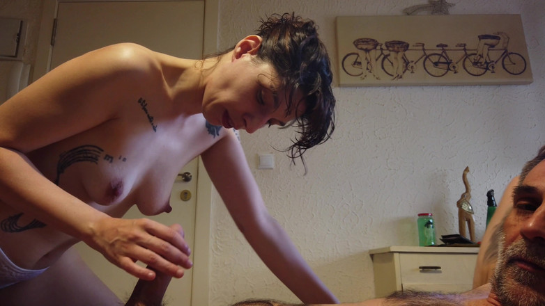 Akasha7: Péro mého souseda je moje, zatímco jeho žena cestuje ve 4K