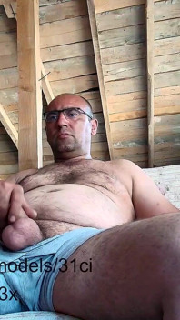 Stiefvater ist Live-Streaming und endlich Ejakulation.