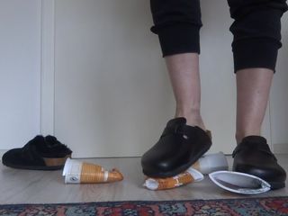 Lady Victoria Valente: Slippers verpletteren plastic cups