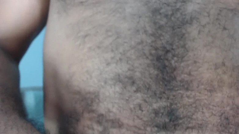 Josehairycum: Hårig man visar sin oklippta kuk
