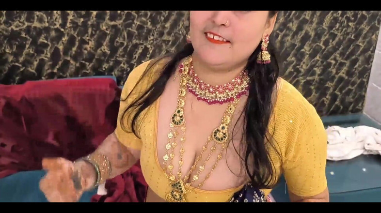 Pujaprem indian: Bonita puja bhabhi fode por indiano caçador chupando grande foguete