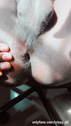 Sissy Bisexual: Femboy tělo odhalení s drobným čůrákem