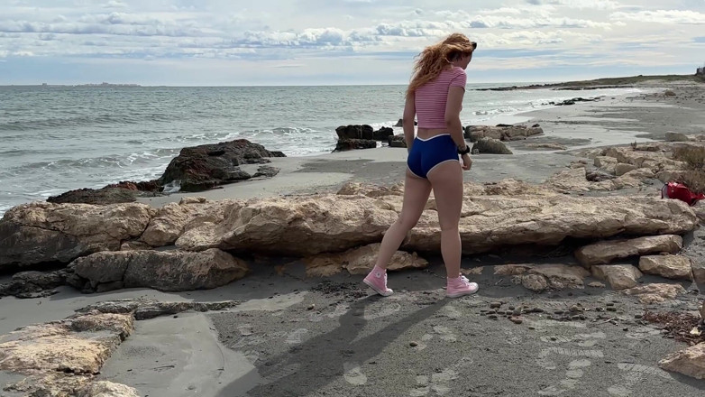 Sheryl X Sinclair: Savurând dark Sand Playa, Colectând Shells