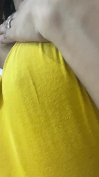 쪼이는 보지에 자지를 원하는 겸둥이