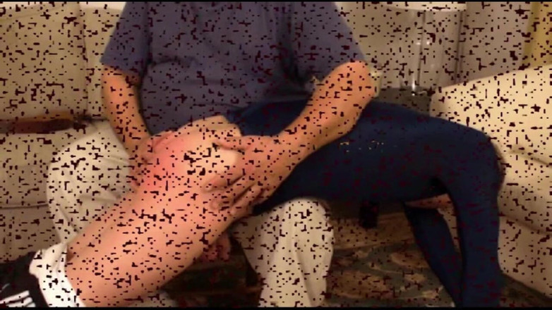 Reluctant Young Men Spanking: John bekommt eine latte - teil 1