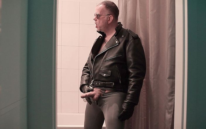 GERMANE_XL: Fusto in pelle lycra 2