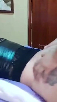 POV - beira da cama fode minha latina geme enquanto eu a bato por trás do colomperx