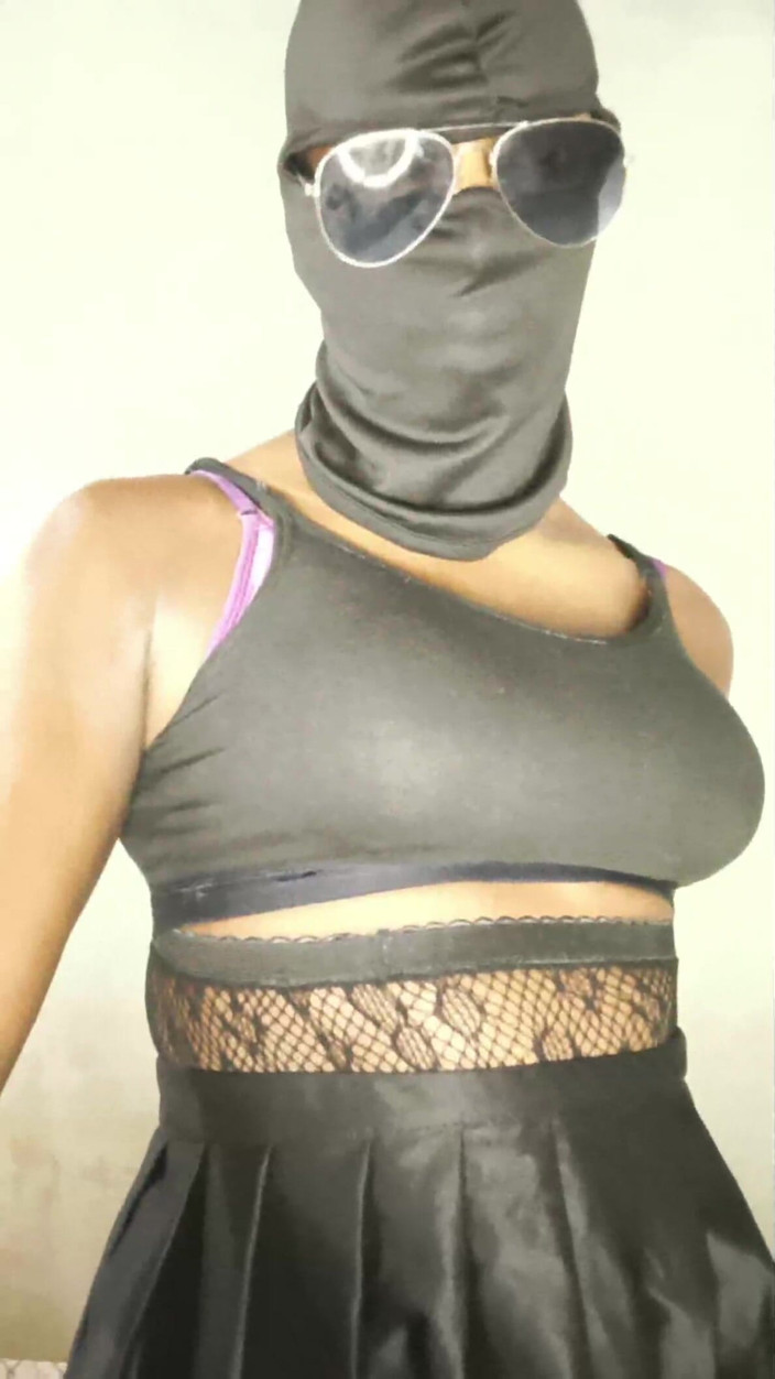 TS Azzy: Indian TS Azzy Enjoyed the Beautiful Moment of Anal Sissygasm...