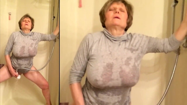MarieRocks: Big Breasted GILF masturbuje się w szarej koszuli
