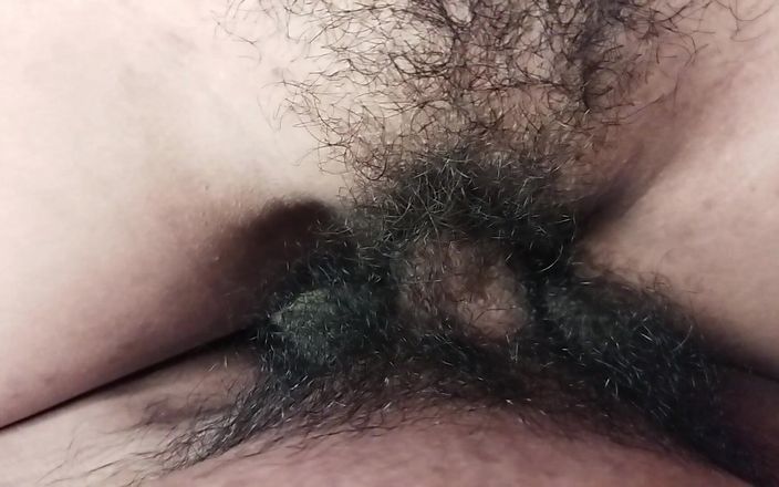Lovely hairy pussy: Трахаю брудну волохату і мокру пизду