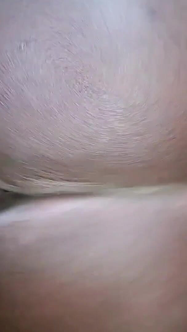 Mbingo237: 我用后入式操着这个荡妇的大屁股。