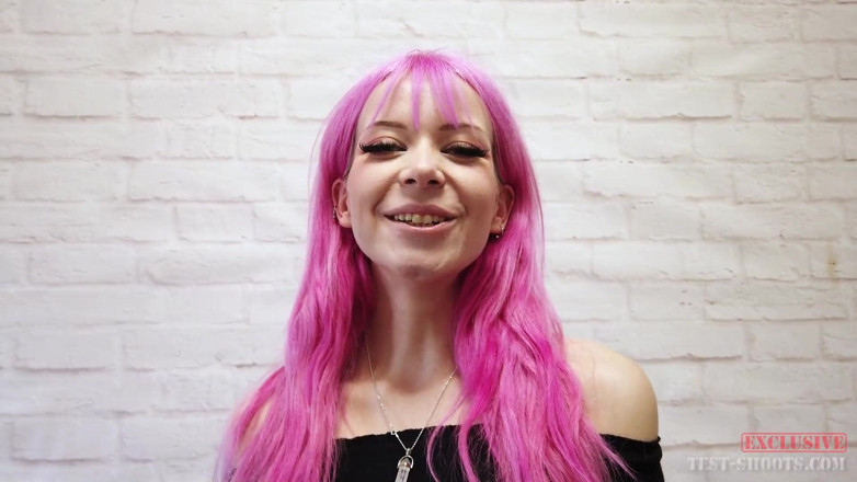 Test-Shoots: Casting vidéo nu avec la belle cosplay Lilly