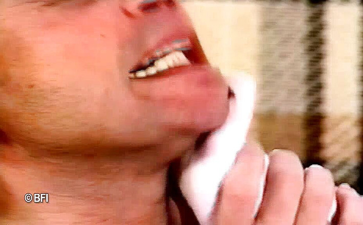 Fetish Tv: 바나나를 먹으십시오.