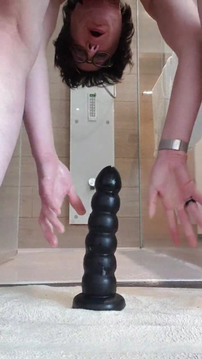 JulieEroticDress: 假阳具肛交训练